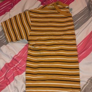 A woman’s tee from Forever 21. Great condition.